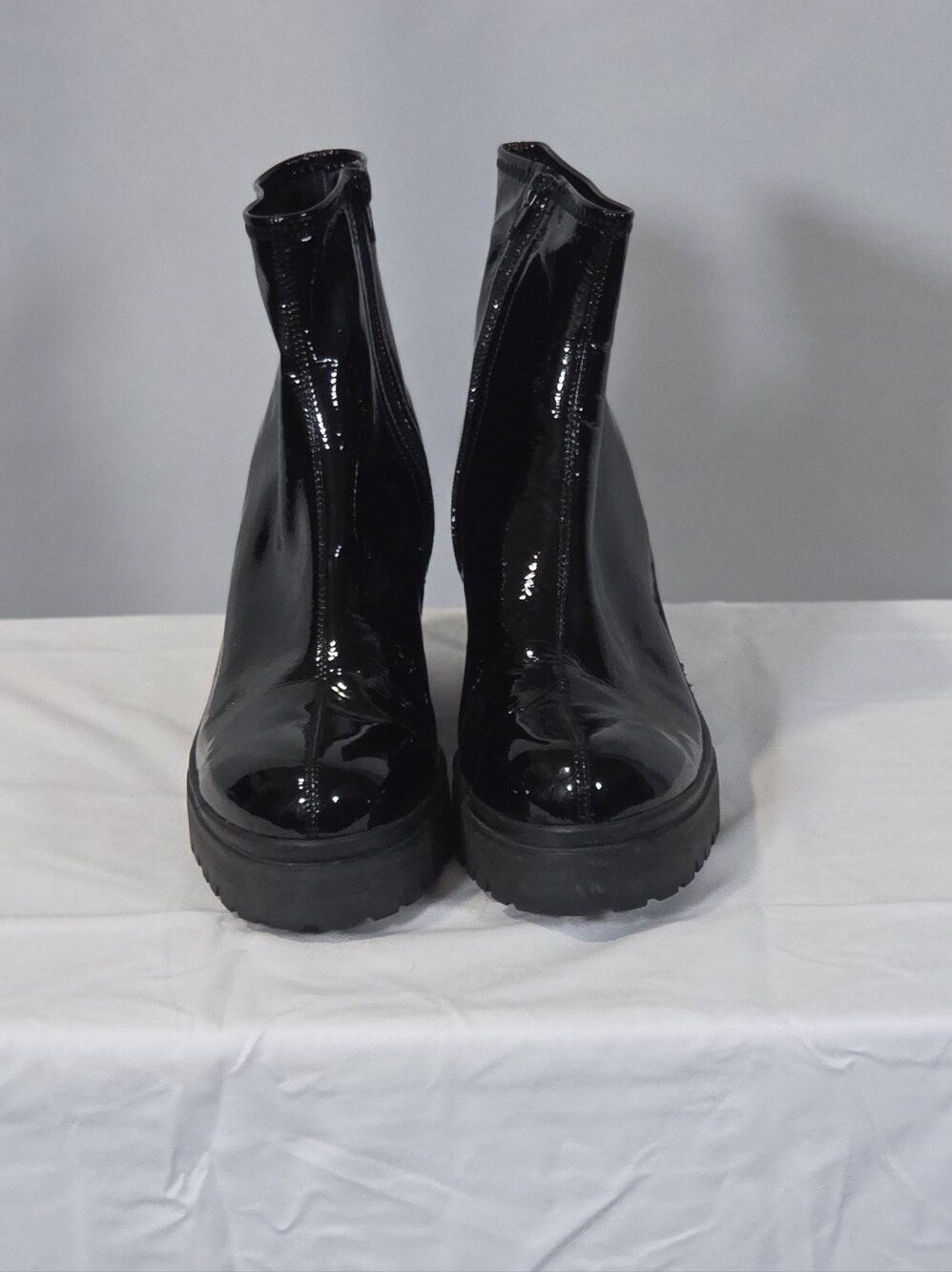 Jeffrey Campbell Tacked Bootie Black Crinkle Patent Platform Boots Sz 10